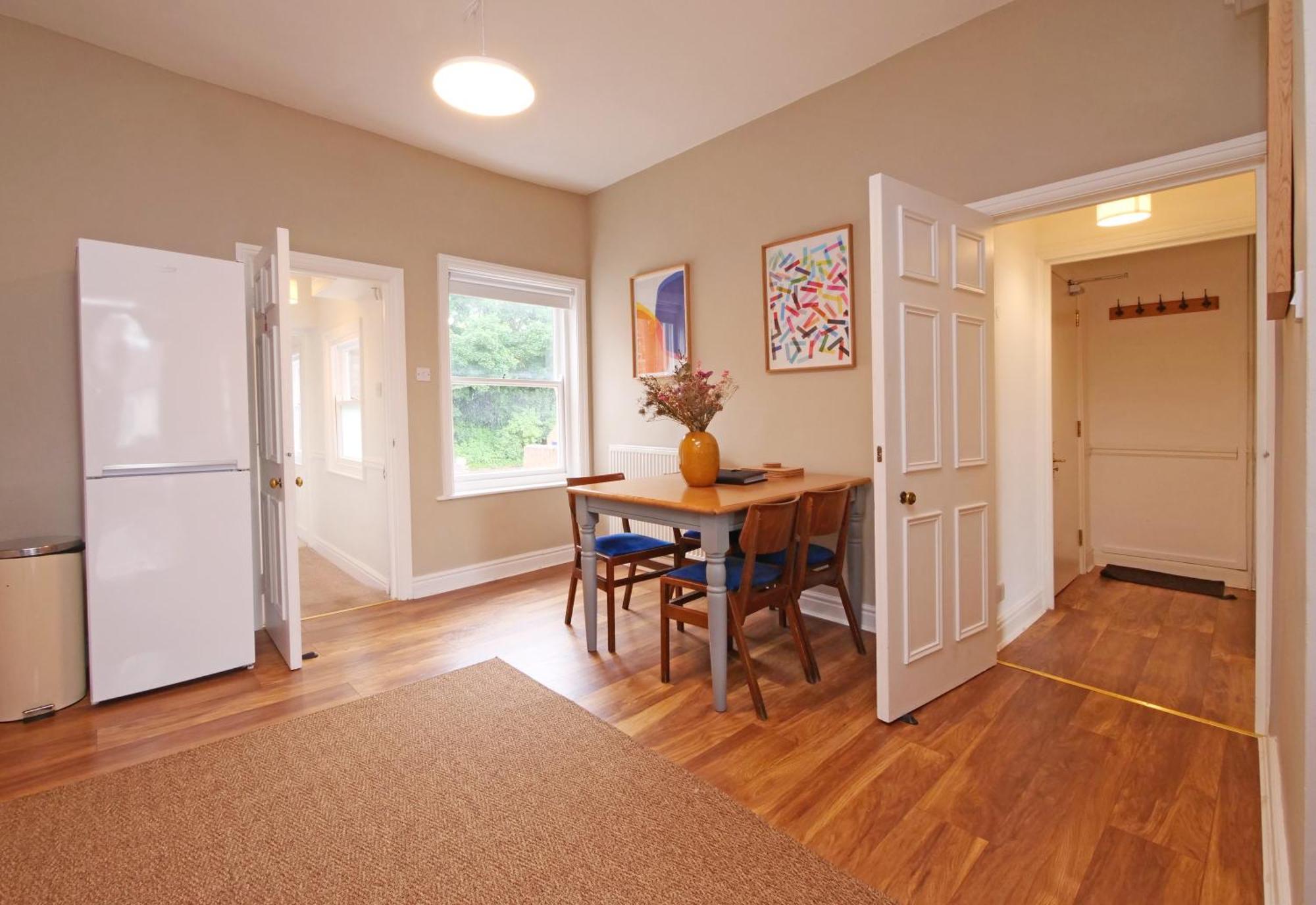 Fifth Quarter Apartment With Free Parking York Exterior photo